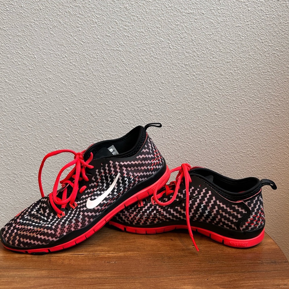 Nike Black and Red Athletic Shoes